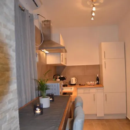 Vega - Free Parking - Self Checkin